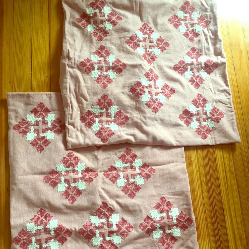 Pottery Barn Set of 2 Pillow Shams